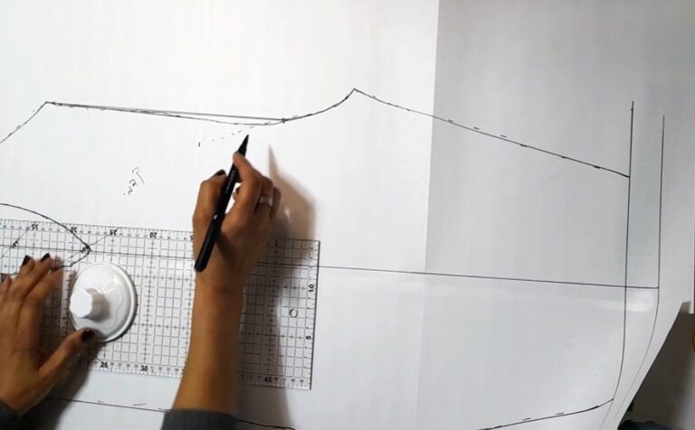 גזרה לחלק הקדמי של התחפושת