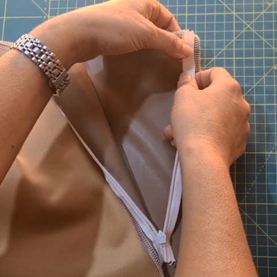 איך לחבר את הרוכסן לחצאית